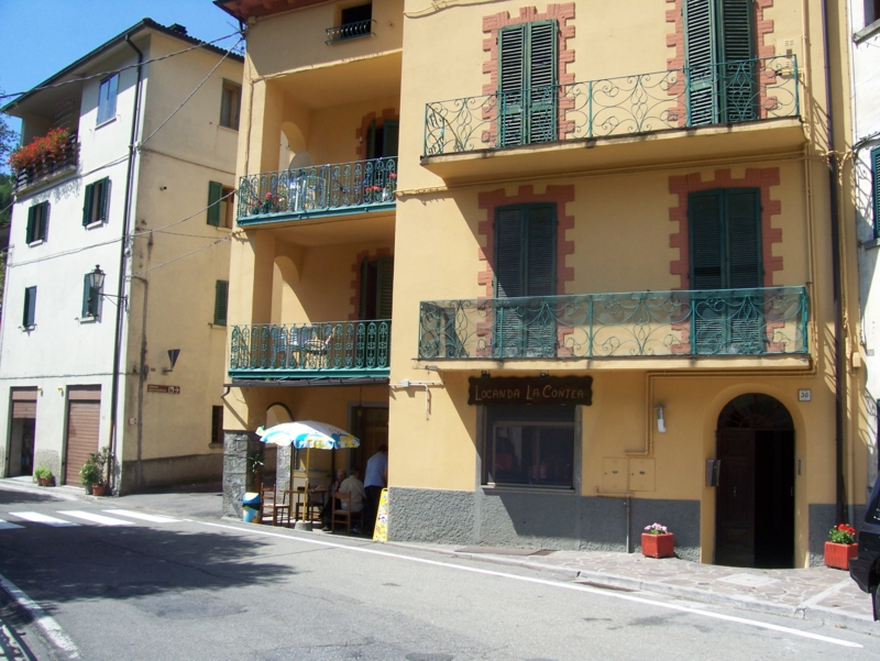  Image name: LocandaLaContea04.jpg 
 width: 800 pixel 
 height: 601 pixel 
 Size: 404447 bytes 
 Click to enlarge 